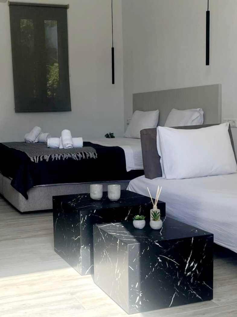 Maya Apartments, Modern And Convenient Apartments With Private Parking Skiathos-stad Buitenkant foto