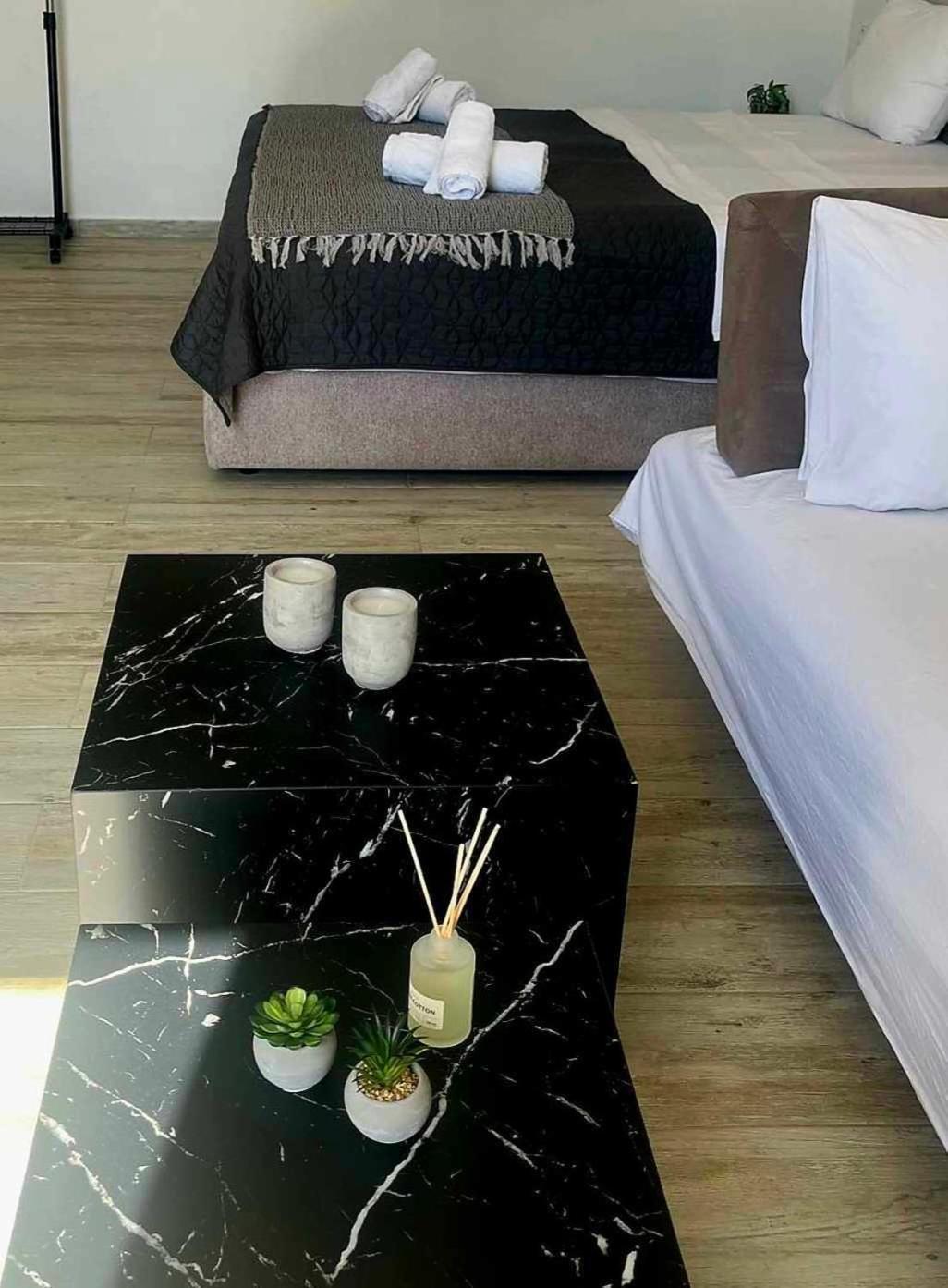 Maya Apartments, Modern And Convenient Apartments With Private Parking Skiathos-stad Buitenkant foto