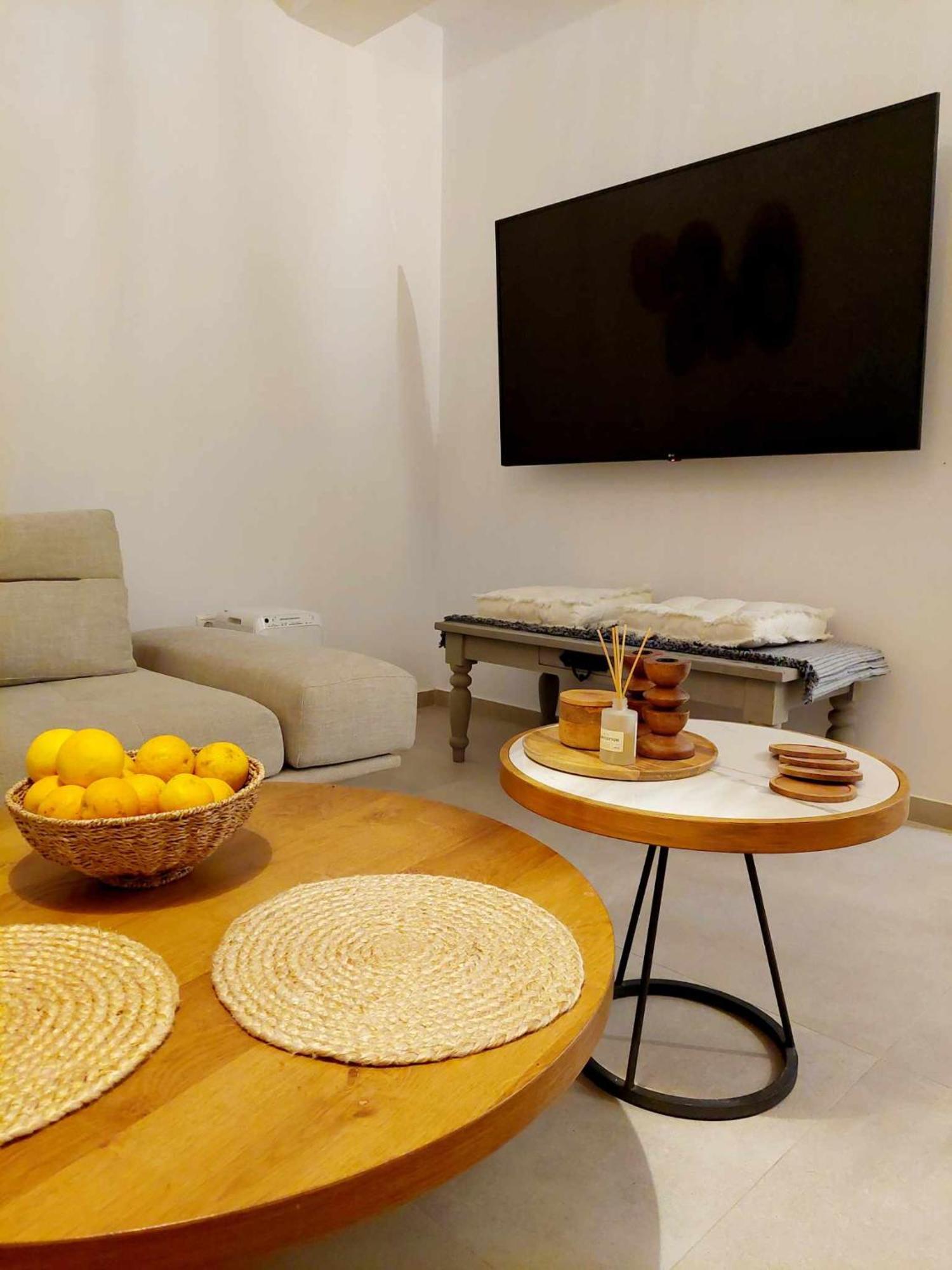 Maya Apartments, Modern And Convenient Apartments With Private Parking Skiathos-stad Buitenkant foto