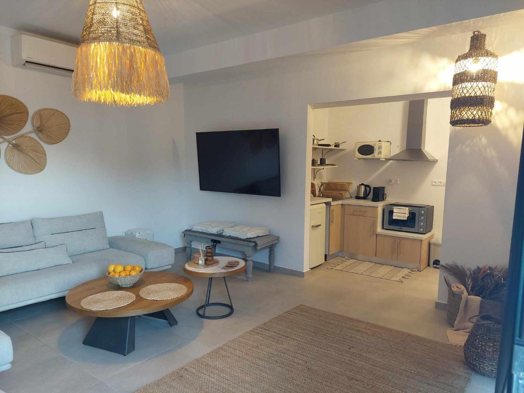 Maya Apartments, Modern And Convenient Apartments With Private Parking Skiathos-stad Buitenkant foto