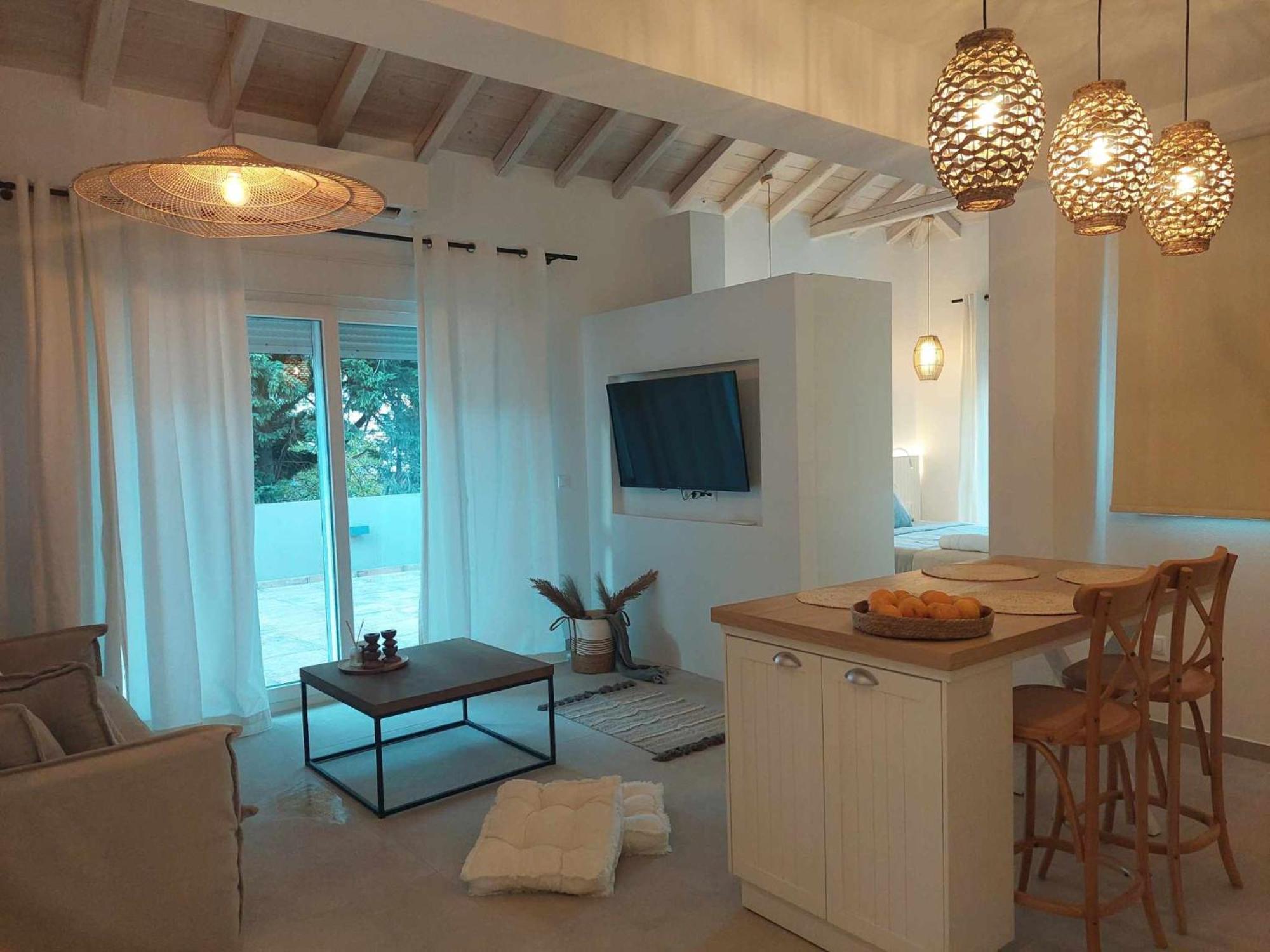 Maya Apartments, Modern And Convenient Apartments With Private Parking Skiathos-stad Buitenkant foto