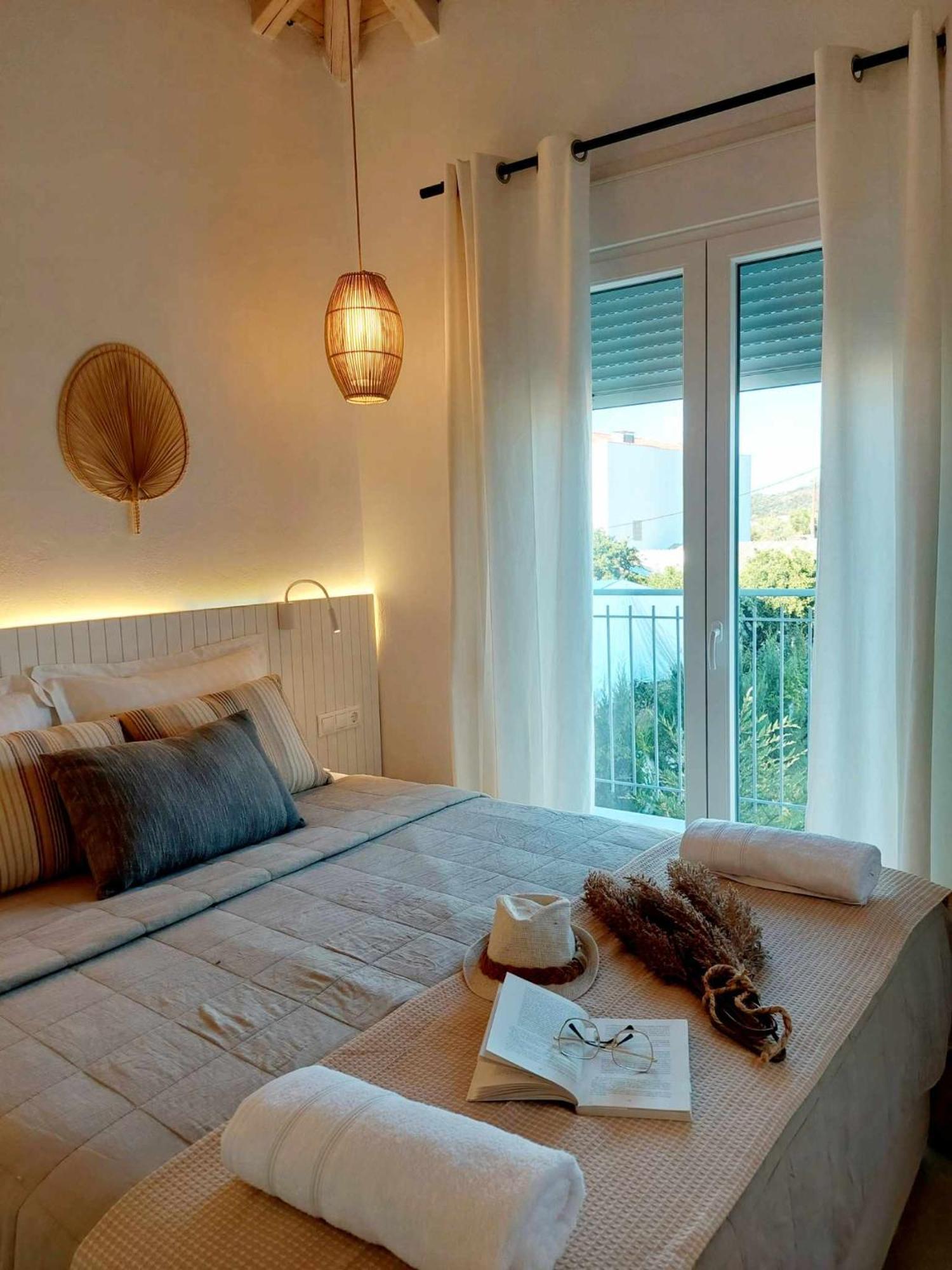 Maya Apartments, Modern And Convenient Apartments With Private Parking Skiathos-stad Buitenkant foto