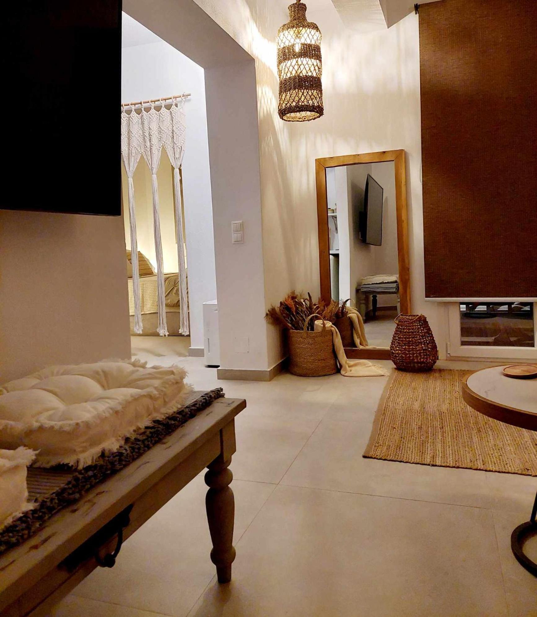 Maya Apartments, Modern And Convenient Apartments With Private Parking Skiathos-stad Buitenkant foto